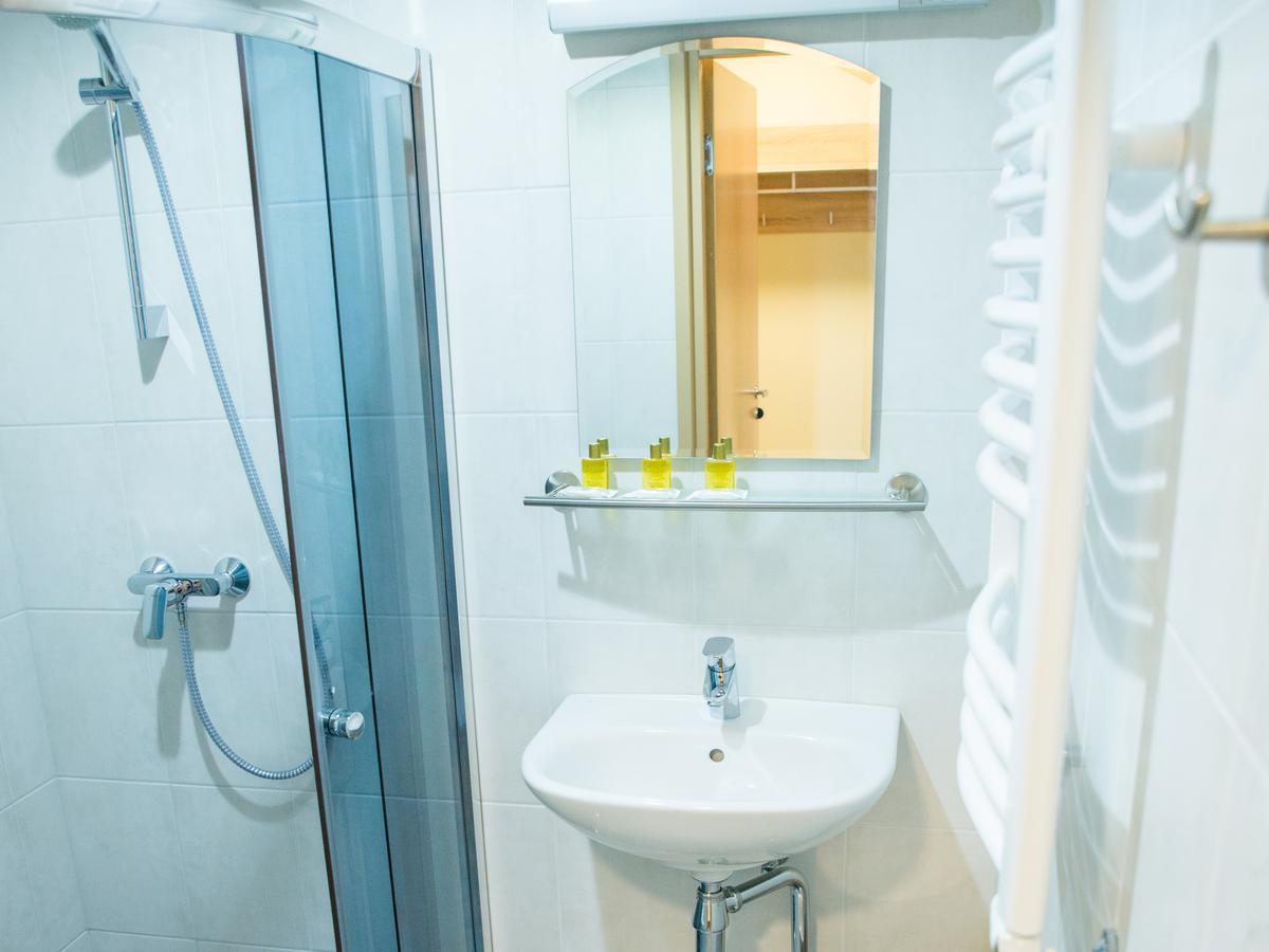 Ankur Hotell Mustvee Exterior foto